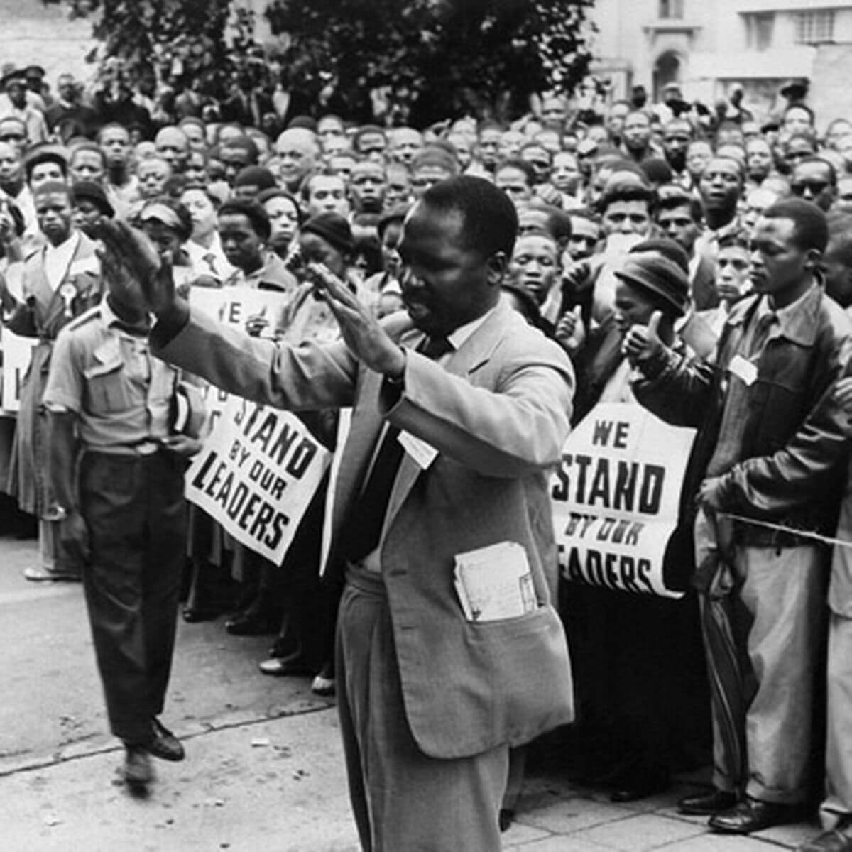 1956 Anc Supporters Pray In Front Of The Courthouse Of Johannesburg 28 December 1956 To 